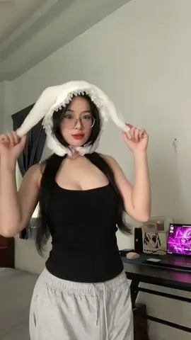 thỏ này quậy 🐰
