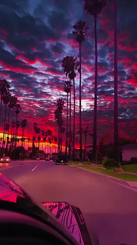 The sunset is so beautiful, I miss you so much. #sunset #fyp 