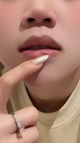 đôi môi mọng nước siu iuu 🐇🫧 #focallurevn#focallureSanrio#bestiepartyLipbalm 