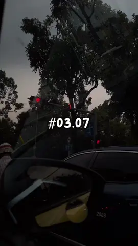 Rồi sẽ đến một ngày, khi quay đầu nhìn lại, bạn sẽ cảm ơn bản thân thật nhiều vì đã luôn mạnh mẽ lạc quan băng qua mưa bão! 🌱 #vulaci