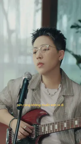 “nhưng rồi anh cũng nhận ra, em dịu dàng với tất cả đâu chỉ với riêng anh hay là với riêng ai” ‘lâu phai’ phiên bản ‘SUMMEROOM' Band Session chính thức phát hành trên YTB Kai Đinh Official và các nền tảng nhạc số. Chúc cả nhà một buổi tối nghe nhạc vui vẻ 🎵 #summeroom #lauphai #kaidinh #greyd #shubemusic #sundarhaus #yinyang