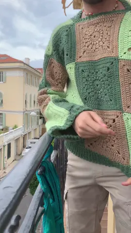 Crochet granny square sweater 🥝🐢🌴#crochet #fashion #DIY #crochetersoftiktok #grannysquare #fyp #foryoupage #prt #pourtoi #CapCut 