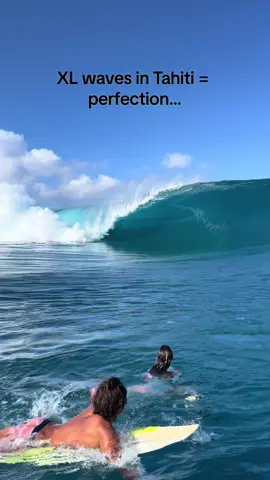 A huge swell hits the reef in Tahiti and surfers take on these XL perfect waves. Comment below if you have ever seen waves this good?! #fyp #foryou #waves #bigwaves #swell #tahiti #teahupoo #chopes #slab #massivewaves #surftok #surfing #surf 