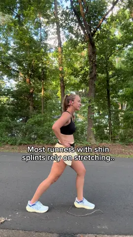 Rely on strengthening the weaker areas through its full range of motion and address your running form #shinsplints #shinsplintrelief #calfpain #tightcalf #runningtips #runtok #runningtipsdaily 