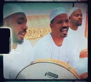 #محمد #الرسول #الرسول_محمد_صلى_الله_عليه_وسلم #صلوا_على_رسول_الله  أشرقت أنوار محمد > واختفت منها البدور مثل حسنك مارأينا > قط ياوجه السرور أنت شمس أنت بدر > أنت نور فوق نور أنت أكثير وغالى > أنت مصباح الصدور ياحبيبي يامحمد > ياعروس الخافقين يامؤيد ياممجد > ياأمام القبلتين من رأى وجهك ياسعد > ياكريم الوالدين حوضك الصافى المبرد > وردنا يوم النشر مارأينا العيس حنت > بالسري إلا إليك والغمامة قد أظلت > والملا صلوا عليك وأتاك الجذع يبكى > وتذلل بين يديك واستجارت ياحبيبي > عندك الظبي النفور عندما شدو المحامل > وتنادوا للرحيل جئتهم والدمع سائل > قلت قف لى يادليل وتحمل لى رسائل > ايها الشوق الجذيل نحو هاتيك المنازل > فى العشي والبكور كل مافى الكون هاموا > فيك يابهى الجبين