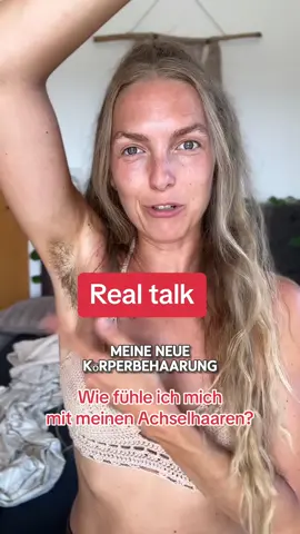 Ich finde es immer noch unglaublich, wie so ein paar Haare so viel auslösen können.  Bei mir unwohles Gefühl in der Öffentlichkeit, bei anderen Ekel - wie viele negative und beleidigende Kommentare ich einfach unter manchen Beiträgen habe 😱  ES SIND NUR HAARE! ☝🏼 Ich weiß auch gar nicht genau, was es ist, warum ich mich so unwohl in der Öffentlichkeit fühle - okay gut, es ist schon besser geworden. Aber hallo, ich schneide mir die Haare ab, weil ich Sport mit Freunden machen will.  Mir ist die Meinung der anderen eigentlich egal, es ist irgendwas anderes, das mich stört.  Es ist ja nicht nur die Meinung, es sind die Gefühle, die ich in jemand anderem erzeuge. Und ich will ja keinen Ekel auslösen bei meinen Freunden 🙄 gesagt hat aber keiner was. Ist ja aber meistens so, direkt ins Gesicht sagen dir die wenigsten was.  Aber hier online haben alle große Fre**e 😲  Es ist und bleibt und heikles Thema.  Ich hoffe, dass Achselhaare bald mehr akzeptiert werden und vielleicht gebe ich dazu hier auch einen Anreiz. 😋 ❤️🙏🏼 #achselhaare #realtalk #hairyarmpit #bodyhair #germangirl #naturalgirl #nomakeup #noshave #selbstbewusstsein #ehrlich #natürlichschön 