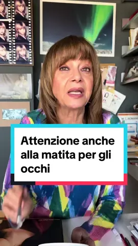 Attenzione anche alla matita per gli occhi #dermatologia #curadellapelle #makeup #ecodermocompatibilita 