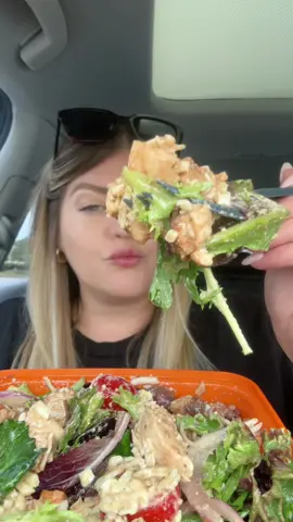 ONE OF THE BEST SALADS I’VE EVER HAD 🥗🔥🤩 @ClusterTruck 😮‍💨 Toppings in comments. . . . . . . . . #mukbang #eatwithme #food #Foodie #FoodTok #foodietok #salad #eat #eating #asmr #foodasmr #eatingasmr #mukbangasmr #mukbangeating #clustertruck #letseat 