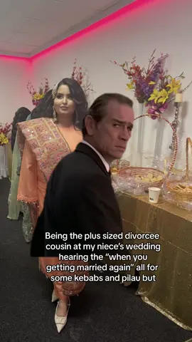 It be like that 🤷🏻‍♀️ #fyp #trending #pakistanimemes #viral #foodislife #gulabjamun #icecream 