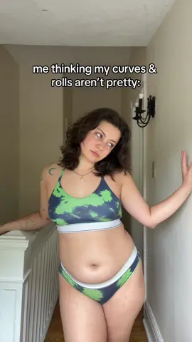 the curvy queens before us would NEVER doubt their beauty so why should we? #midsize #curvy #bodyacceptance 