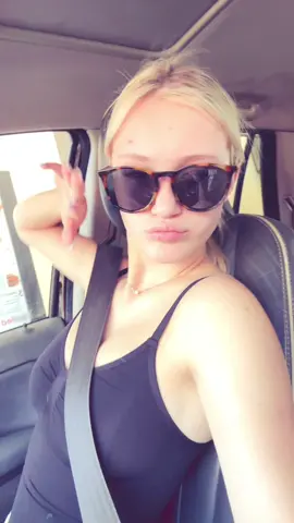 my eyes an embarrassing story nobody needs to hear so dw abt it!