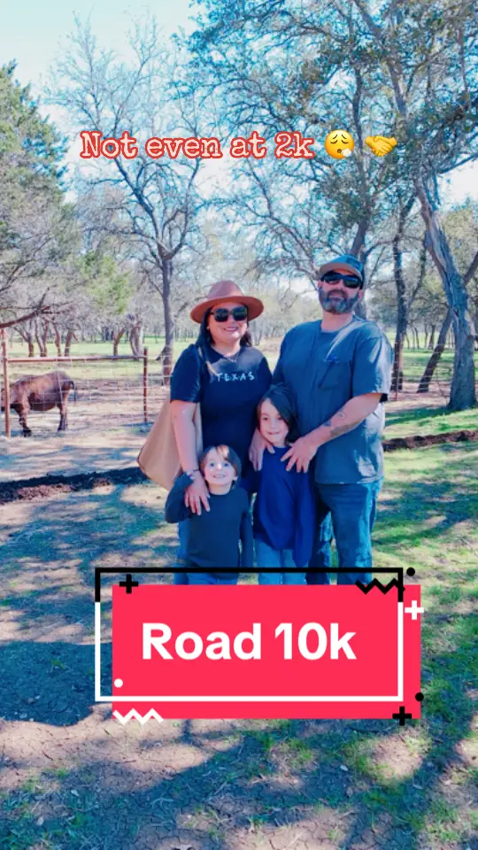 Stay at home mom on the road to 10k 💪🥰 #roadto10k #roadto10kfollowers #fypツ #MomsofTikTok #payoffdebt #viral #teamwork #trending #sah #contentcreatormom #debtpayoff 