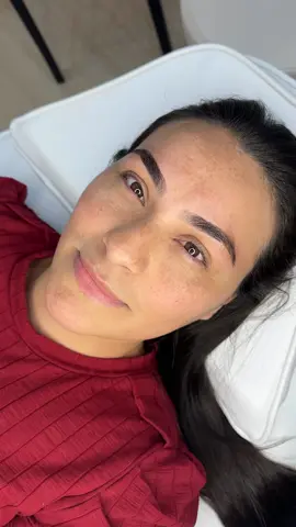 Uma sobrancelha linda passando na sua telinha 🤍#empoderamentofeminino #feminismo #mulheresempoderadas #autocuidado #sobrancelhas #sobrancelhasperfeitas #designer #designerdesobrancelhas #hennadesobrancelhas #sobrancelhaslindas 