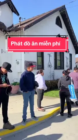 Phát đồ ăn miễn phí ở Mỹ có thật hay không usa #khônggiớihạn #usa_tiktok #xuhuong #blogger 