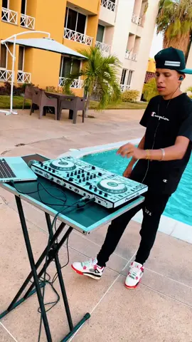 A tu lado….🎼🤤😍 Oyelaaaaaa…🧏🏼‍♂️ #temazo  #videoviral  #escuchaesavaina  #salsa 