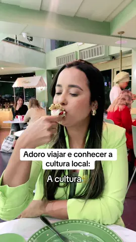 Adoro conhecer a cultura local, e voces? 😂😂😂😂  #eateateat #eateat #memestiktok #meme #eat 