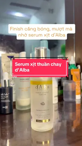 Xịt Khoáng Dưỡng ẩm Căng Bóng Da D'alba White Truffle First Spray Serum là tuyệt phẩm độc đáo với dưỡng chất từ nấm Truffle – “kim cương đất” đắt đỏ trên thế giới. Sản phẩm cung cấp chất dinh dưỡng cho da, làm mờ nếp nhăn và làm căng bóng làn da. - Chai màu vàng cho da khô, thiên khô, da thường First Spray - Chai màu hồng cho da dầu, thiên dầu Vital Spray Sản phẩm thuần chay nên cực an toàn, lành tính. #goclamdep #skincareroutine #chamsocda #phuchoi #serumxitdalba #dalba #serumdangxit 