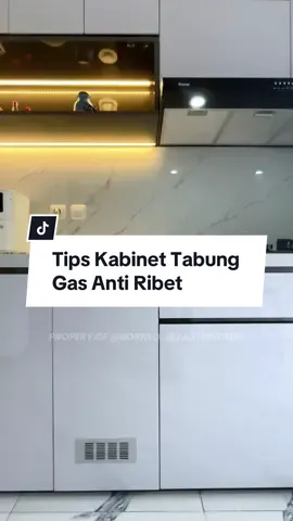 Kabinet tabung gas kitchenset anti ribet cukup di bikin model slide gini aja bund. 😊😊 Cara kerjanya simpel, cukup pakai Rel Laci Doubletrck ukuran 50 cm yang punya daya topang sampai 35 Kg, di jamin kuat deh. 😍😍 Oh iya, jangan lupa pasang lubang hawa gas ya untuk sirkulasi udara agar kabinet gas bunda jadi lebih aman tentunya! 😉😉 Yuk bund, kira-kira punya pengalaman apa tentang kabinet tabung gas? Komen di bawah ya ! 😊😊 #kabinet #tabunggas #cabinet #slide #kitchen #tips #fyp #reels #borneo