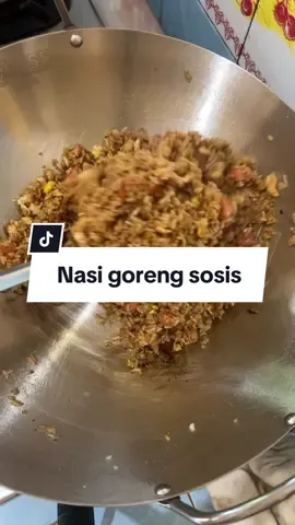 Nasi goreng sosis #nasigoreng #nasigorengsimple #nasigorengviral #fypシ゚ 