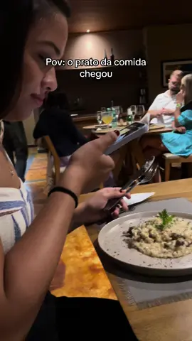 Todo mundo assim 📸📸📸 kkkkkkkkkk Obs: a comida tava horrivel 😭🥺😮‍💨 #fy #foryou 