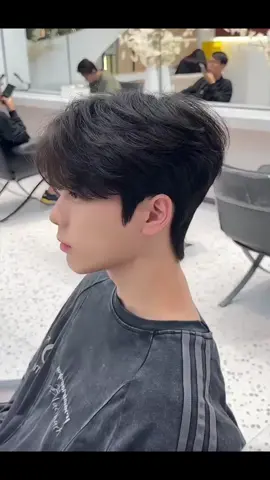 #haircut #hairstyle #menhaircut #menhairstyle #wolfcut #blowouttaper ##lowfade #แต่งตัว #แต่งตัวผู้ชาย 