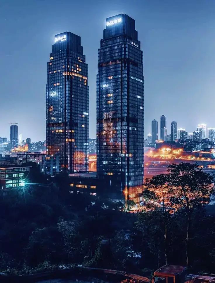 tòa nhà Trường Giang Quốc Tế thật đẹp mà lại ko có câu truyên đẹp cho TF gia tộc #tfgiatocf1#tfgiatocf2#tfgiatocf3  #tfgiatocf4 . 4 thời đại khác nhau 