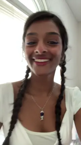 Um repost. I like my hair, my ootd, and my makeup. #ilovethissound #iloveaiswaryrai #fypシ゚viral #fyp #brown #desi #indian #foryou #southindian #telugu #tamil #hair 