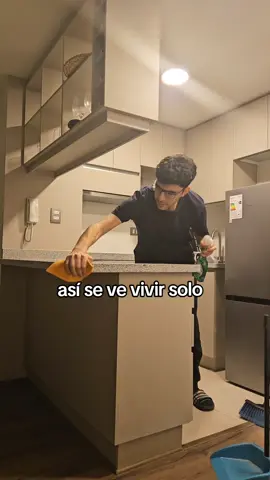 Vivo limpiando 🤓 #viral #fyp #foryou #vivirsolo #chile #hombres 