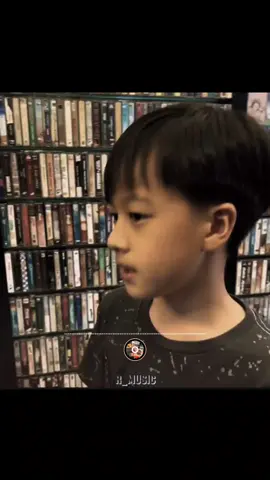 keren bawakan lagu legend #R_music #coverlagu #liriklagu #karaoke #suratundangan #poppymercury #laguviral #trending #lagulegend #tiktokmusic #tiktokindonesia #musicsad #fyp #fypage #fypシ゚viral 