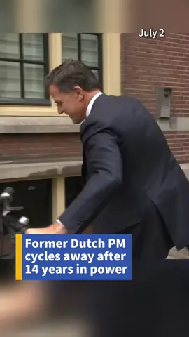 Dutch Prime Minister Mark Rutte has found himeself a new job at NATO. After handing over the office to his colleague, he left on a bike - his favorite. 😂 #netherlands #bicycle #worldnews #nato #europe #fyp