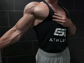 Road to prime natty 💀.                              #posing #natty #GymLife #gymmusic #bigarms #sixpack #training #bodybuilding #bodybuildingmotivation #Fitness #training #gymrat #grind 