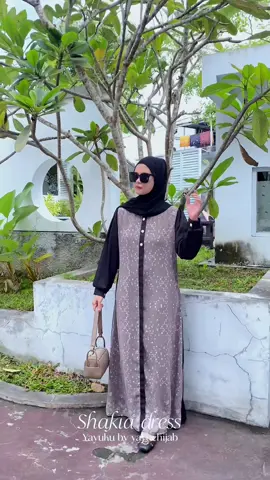Hallo guyss hari ini launching dress baru lagi nih 🥰🫶🏻 bahannyaa tebel banget lohh 😍 dijamin ketagihan mau co lagi ❤️ #JelajahLiburan #fyp #promoguncang77 #ootdhijab #gamismurah #hijabstyle 
