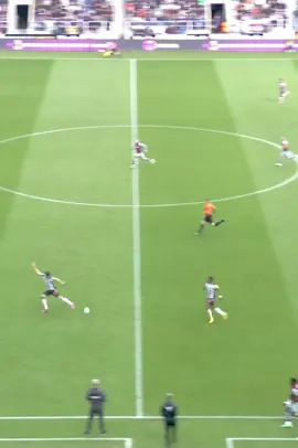 Bit late to the trend #edits #fyp #capcut #text #fypシ #4k #football #footballtiktok #westham #bowen #footballedit #fyppppppppppppppppppppppp #rain 