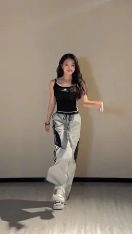 #meilingfashion #tiktokdancer 