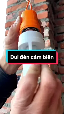 Đui đèn cảm ứng chuyển động, biến bóng đèn thường thành đèn cảm ứng chuyển động thông minh tiện lợi #duidencambien #duidencambienchuyendong 