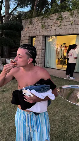 Hoy steak tartar con oro 🚀🚀  @Trueno dio el ok ✅  #ibiza  #trueno #privatechef  #nudeproyect 