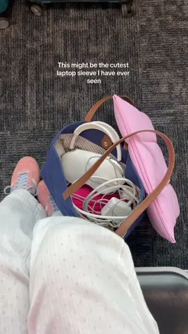 She’s perfect #pufferlaptopcase #laptopsleeve #comfyable #CapCut #girly #pink 