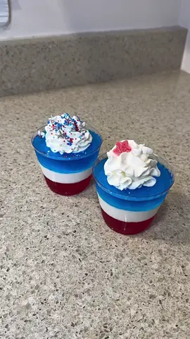4th of July Parfait #jello #coolwhip #whipcream #4thofjuly #usa #parfait #dessert 
