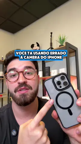 Você está usando errado a câmera do seu iPhone! 📱 📷 Você sabia que por padrão de fábrica, a câmera do iPhone não vem configurada com potência máxima? Então assiste esse vídeo até o final que eu vou te ensinar a deixar suas fotos com muito mais qualidade! 