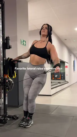 If you haven’t tried cable lateral raises with a cablecuff yet, what are you doing?👀😂 #GymTok #gymgirl #lateralraises #gymrats #shouldersworkout 