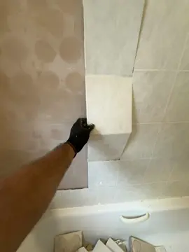 🎬 Check out this bathroom clear-out! 🛠️🚽 Tiles are falling off the wall like leaves in autumn! 🍂 🕺 Previous renovation done by the “tiler of the year”! 🤦‍♂️ Our company WOLF AND YOUNG is here to fix this masterpiece! 🦸‍♂️🦸‍♀️ Ever seen work this bad? Tell us your stories in the comments! 💬 #BathroomDisaster #TileFail #DIYGoneWrong #TilerOfTheYear #RenovationFails #HomeImprovement #Comedy #FunnyFails #HomeRenovation #EpicFail #ProfessionalRefurbishment #BeforeAndAfter #wolfandyoung 