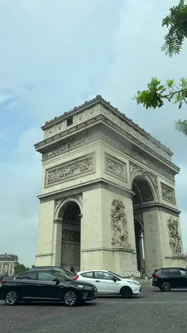 Part 1 (Paris, France 🇫🇷) Next stop is Milan, Italy 🇮🇹