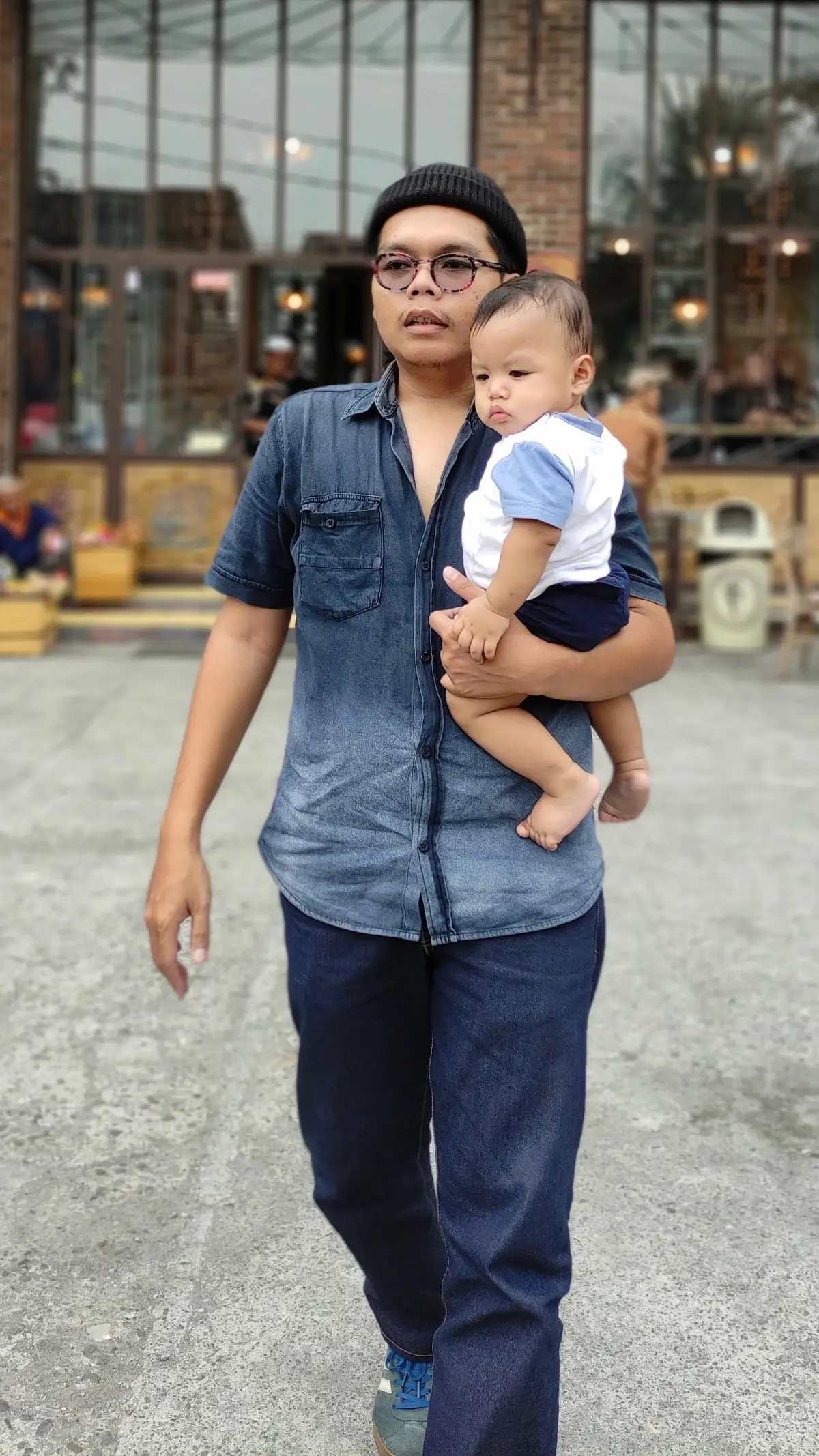 Tinjulah congkaknya dunia, buah hatiku ~ #iwanfals 