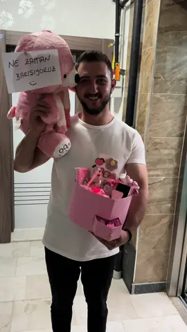 Yüzsüz o 😂#aşk #viralvideo #affet #hediyekutusu 