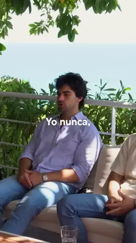 Las personas que enseñan todo su cuerpo en redes sociales buscan la aprobación externa #adriasolapastor #emprendimiento #desarrollopersonal #motivacion