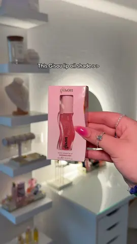 it‘s perfect 😍 @Gisou  #gisoulipoil #gisou #gisoulipoilreview #swatch #lipoil #lipoilswatch #beauty #makeup #lip #skincare #lipgloss #pinklipgloss #shinylipgloss #gisouproducts 