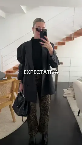 Los looks que comparto vs como edito los looks que comparto 😂 #estilismo #moda #asesoriadeimagen #estilopersonal #modaentiktok #imagenpersonal #modayestilo #asesoradeimagen #modatiktok #modafeminina #inspiraciondiaria #outfitinspo #fashioninspo 