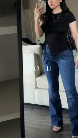 Me encanto esta outfit 😣🖤 #fypシ゚viral #trending #paratii #outfitinspo 