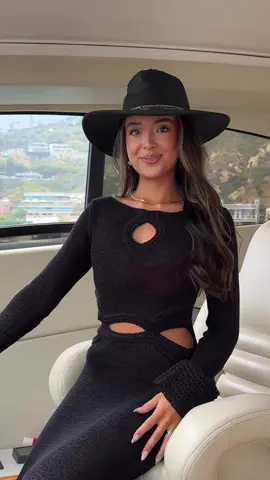 giving meredith blake vibes🖤🛥️👒 🌊 Black maxi Dress: @The Significant Other  Beach hat: @@shopnikkibeach  . . . #malibu #dcc #yachtday #yacht #coverup #knitmaxidress #maxidress #fashionreel #reelsexplore #microinfluencer #whattowear #whattoweartoday #styleinspiration #styleinspo #styleinspired #outfittips #styletips #vacationoutfit #outfitideas #outfitdetails #stylingtips #summeroutfit #summerstyle #summerlook #classyoutfit #curledhairstyle  #bows