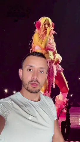 Que nos quieren decir??  #feid #ferxxo #karolg #karolgfans #taylorswift #superbowl2025 #karolgyfeid #celebritynews 